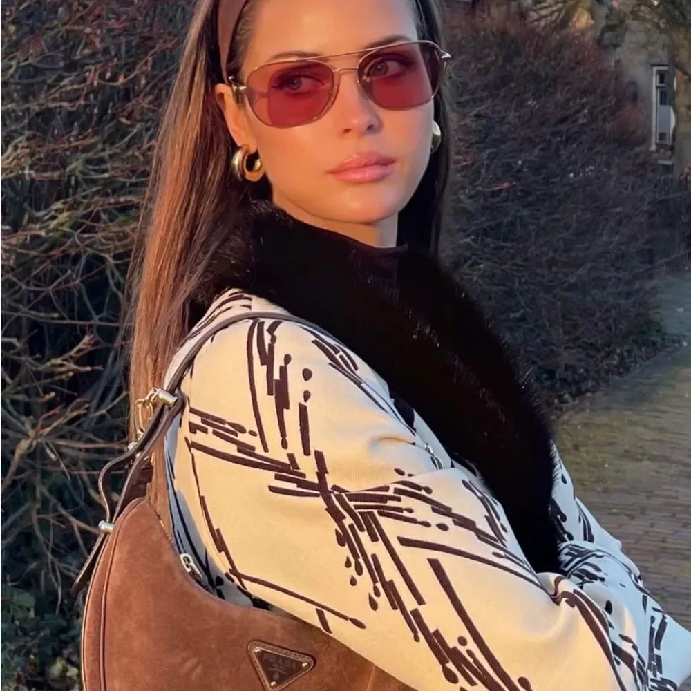 Translucent vintage style sunglasses - Picture 4 of 7